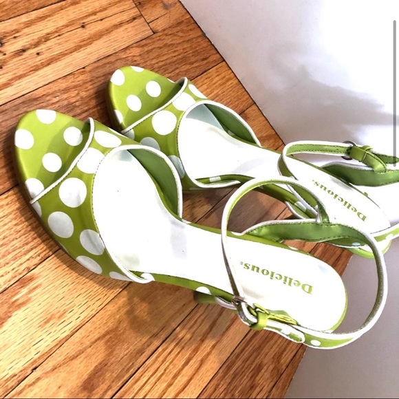 Lime green white polka dots ankle strap high heels - Picture 2 of 8